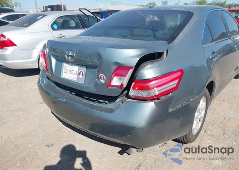 2011 Toyota Camry Le z USA, uszkodzony, nr VIN 4T1BF3EKXBU584854